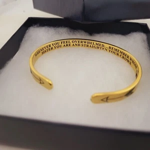 SISTER Gifts for Christmas Remember Whose Sister You are CROWN.. Bracelet - Picture 1 of 9