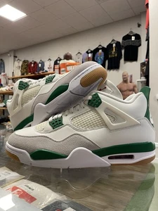 Size 11.5 - Jordan 4 Retro SP x Nike SB Mid Pine Green - Picture 1 of 9