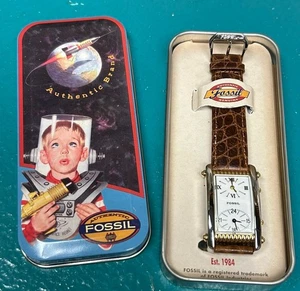 FOSSIL DUAL TIME TANK QUARZO QUADRANTE BIANCO TM-6235 scatola originale VINTAGE non funzionante - Foto 1 di 2