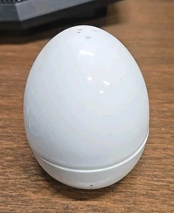 Easter Egg Salt And Pepper Shaker - Picture 1 of 2