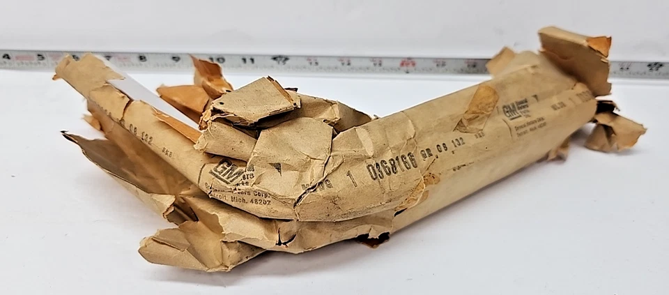 Nuevo de Lote Antiguo Guardabarros Delantero Derecho Faro Cejas Borde 368186 1976 Chevrolet Nova/SS (606) Foto 1 de 4