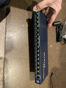 NetGear ProSafe FS116P 16-Ports External Switch - Picture 1 of 4