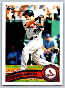 2011 Topps #90a Yadier Molina - Picture 1 of 2