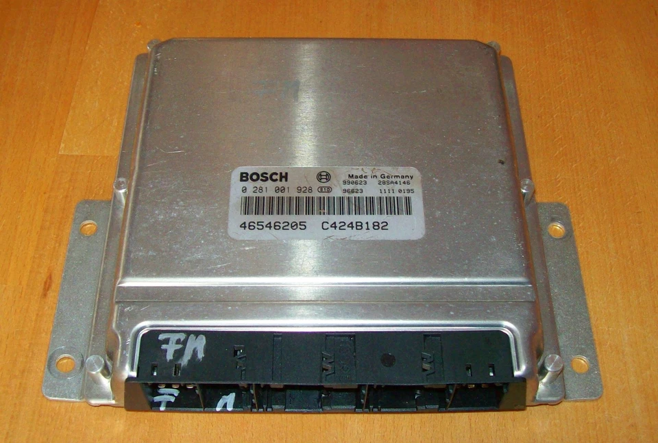 Centralina motore Fiat Marea Weekend (185) 1.9 JTD MSG centralina 0281001928 - Immagine 1 di 1