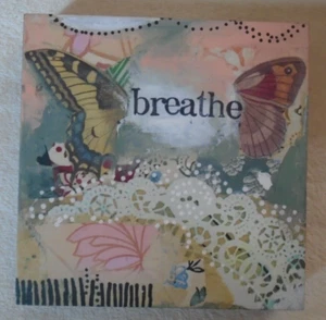 Arte de pared en caja KELLY RAE ROBERTS RESPIRA con MARIPOSAS DEMDACO - Imagen 1 de 3