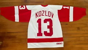 Vintage CCM Detroit Red Wings Vyacheslav Kozlov #13 Offizielles NHL Trikot Erwachsene M - Bild 1 von 13
