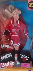 Vintage Barbie Doll Authentic Mattel NBA Basketball Team Chicago Bulls 1998 NIB - Picture 1 of 3