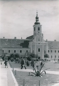 TCHÉCOSLOVAQUIE c. 1950 - Autos Place Église Commerces Bratislava - Div 11654 - Picture 1 of 2