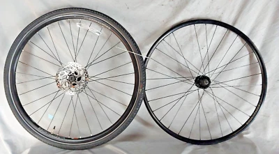 Trek Bontrager TLR 700c Road Bike Wheel Set 135/100 32S 12mm 12mm Thru Axle Disc - Image 1 of 4