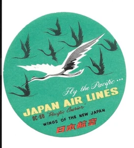Etichetta bagagli compagnia aerea vintage JAPAN AIR LINES JAL gru Fly the Pacific  - Foto 1 di 2