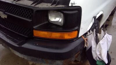 Used Turn Signal / Parking Light Assembly fits: 2006 Chevrolet Express 1500 van - Image 1 of 4