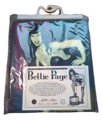 Camiseta de Colección Años 90 Bettie Page Pose Pinup XL con Autógrafo Certificado de Autenticidad Nueva en Bolsa Edición Limitada/1000 Foto 1 de 4