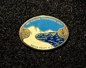 FAGOWEES INTERNATIONAL BASH 1981 Ski Pin Squaw Valley USA CALIFORNIA Souvenir - Picture 1 of 3