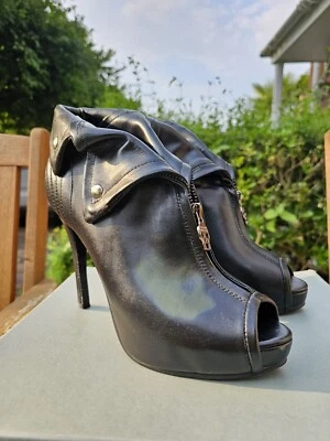 Alexander McQueen Ankle Boots Black Cutout Leather Peep Toe Skull Zip UK5 EU38 - Image 1 of 4