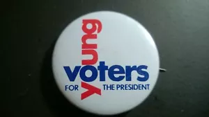 Old Vintage Political Pin "YOUNG VOTERS for PRESIDENT" 1 5/8" - Picture 1 of 6