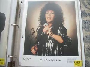 WANDA JACKSON--CANTO COUNTRY OTTIMO! -FOTO AUTOGRAFATA 8X10 - Foto 1 di 2