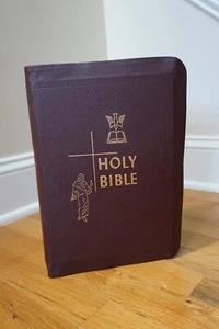 1950 Holy Bible Holy Family Edition of the Catholic Bible - Imagen 1 de 7