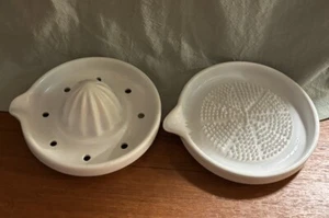 Vintage weiße Keramik manuelle Zitruspresse Entsafter & Knoblauchreibe - Bild 1 von 3