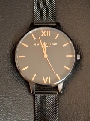 Reloj Olivia Burton para mujer clásico esfera gris correa de malla inoxidable batería nueva Foto 1 de 4