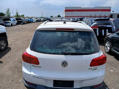 Tampa de convés usada serve: spoiler Volkswagen Tiguan 2013 sem pacote esportivo sem câmera - Imagem 1 de 4