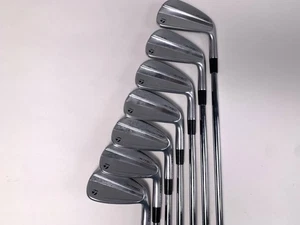 TaylorMade P790 2023 Eisensatz 4-PW Dynamic Gold S300 105g Stiff RH - Bild 1 von 11