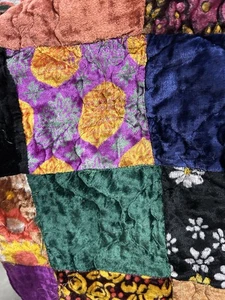 Vintage 70er Samt Quilt Tagesdecke Patchwork Hippie Boho Decke Distressed Full Sz - Bild 1 von 7