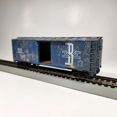 WEATHERED LOOK - TYCO BOSTON & MAINE: BM 70056 BOXCAR HO SCALE VINTAGE C-3 - Image 1 of 4