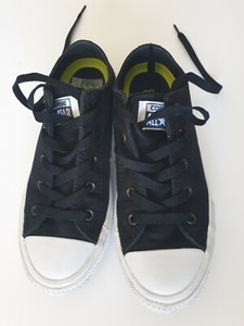 chuck 2 black
