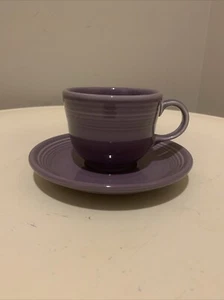 Juego de tazas y platillos planos Fiesta 1993 lila de Homer Laughlin  - Imagen 1 de 12