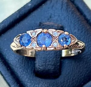 9ct Gold Pretty Cornflower Blue Sapphire and Diamond Ring Size L1/2