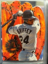 1994 Flair Hot Glove Ken Griffey, Jr. insert card