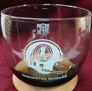Bicchiere da whisky vintage Washington Redskins NFL 3" fumè lowball vetro Rolly Po - Foto 1 di 14