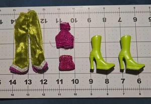 Bratz Dynamite Dance Fashion Pack 2001 1st Ed. MGA Complete Outfit. Green Purple - Picture 1 of 6