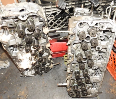 2004 2005 Silverado / Sierra 2500 3500 Cylinder Head Duramax LLY Left or Right - Image 1 of 4
