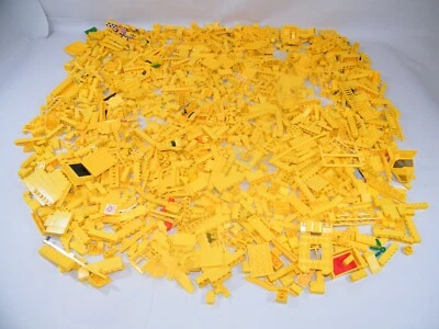 5 LBS LEGO; USED PARTS, BRICKS, BLOCKS, PLATES, NO MINI FIGS, 95% LEGO YELLOW 3 - Image 1 of 4
