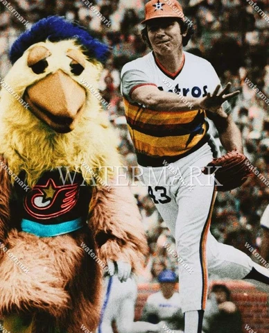 F966 Ken Forsch Houston Astros SD Chicken Mascot 8x10 11x14 16x20 Photo Cover
