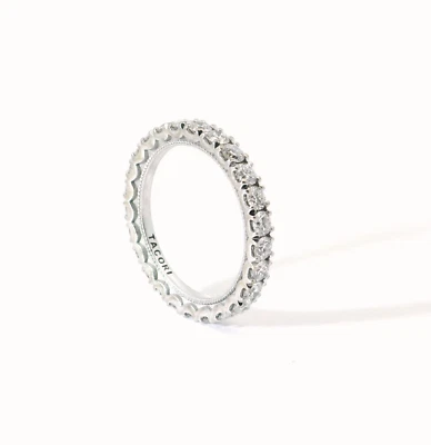 Banda/anillo de eternidad esculpido con diamantes y oro de 18 quilates Tacori Foto 1 de 4