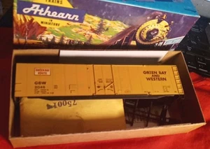 Green Bay And Western 1361 Blue Box Athearn Kit 50' Yellow Boxcar GB&W 2046 Rout - Picture 1 of 5