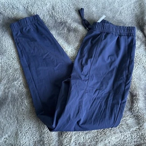 Fabletics Joggers Womens One Joggers Small Navy Blue Gym NEW - Picture 1 of 3