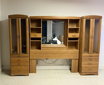 Bedroom headboard Oak Finish Queen Size Bed - Image 1 of 2