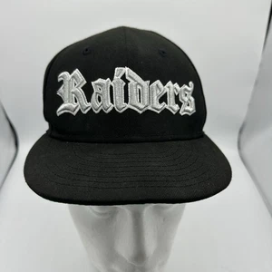 New Era Raiders Black Metallic Silver Snapback Hat Cap Size 7 1/4 Fitted - Picture 1 of 10