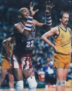 FOTO 8X10 FIRMADA AUTOGRAFIADA DE RIZADA DE NEAL HARLEM TROTTERS BECKETT AUTÉNTICA - Imagen 1 de 1