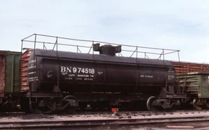 Burlington Northern Tank Car 974518 orig Kodachrome Dia - Bild 1 von 1