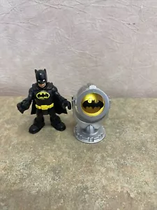Fisher-Price Imaginext DC Super Friends Batman w/ Batlight - Picture 1 of 2