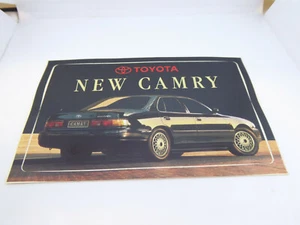 AUTOCOLLANT / STICKER  Vintage TOYOTA NEW CAMRY / VOITURE / CAR / TOP ! - Imagen 1 de 3