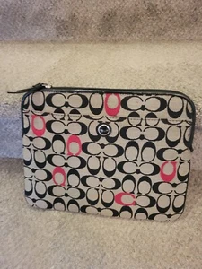 FUNDA UNIVERSAL PARA TABLET COACH 63063 POPPY SIGNATURE MULTI - Imagen 1 de 3