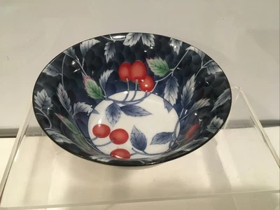 Williams Sonoma Cerezas Rojas Gran Cocina Tazón de Arroz con Patas de Cereza Tazón de Postre Foto 1 de 4