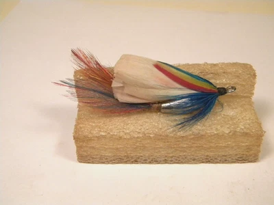 Vintage Feathered Fishing jig 3/16 oz 5.5G crankbait lure - Image 1 of 3
