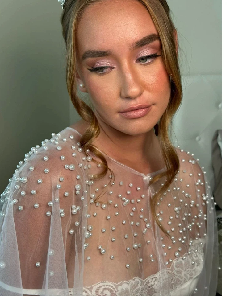 Envoltura de boda con cuentas corta completa perla encogerse de hombros para mujer capa de tul chal con capa nupcial Foto 1 de 4