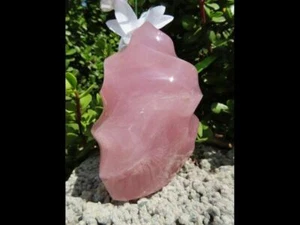 Llama concoidal de cuarzo rosa pulida - Imagen 1 de 9